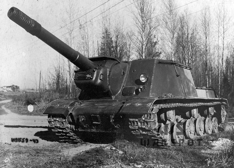 Vista 13 de SU-152