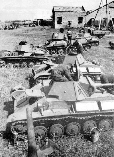 Vista 13 de T-70