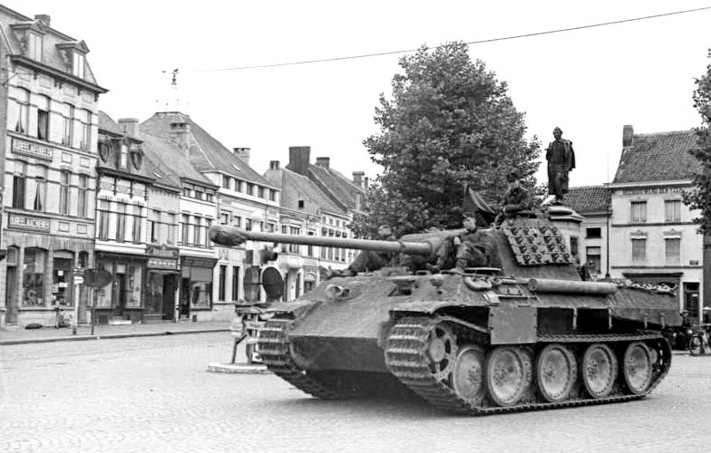 Vista 23 de Panzer Ausf. A (damaged)